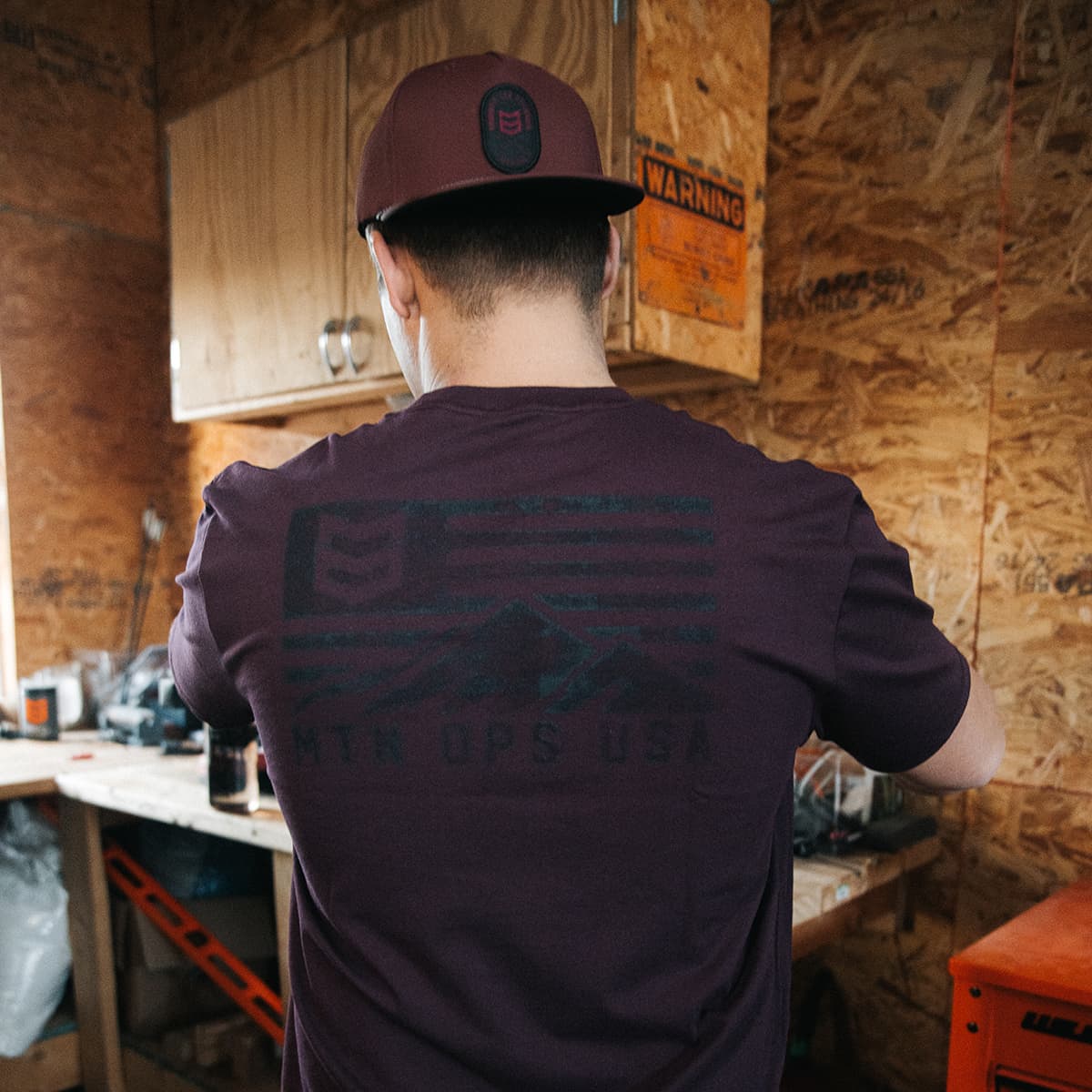 Range-Tee-Web-PDP-Lifestyle-02.jpg