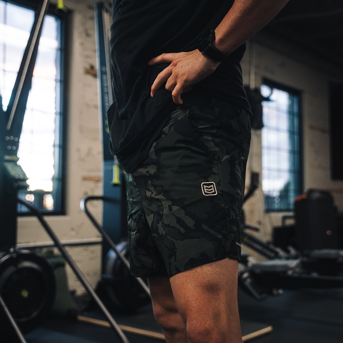 prime-shorts-shadow-camo-mtn-ops-gym-poses-DSC00220.png