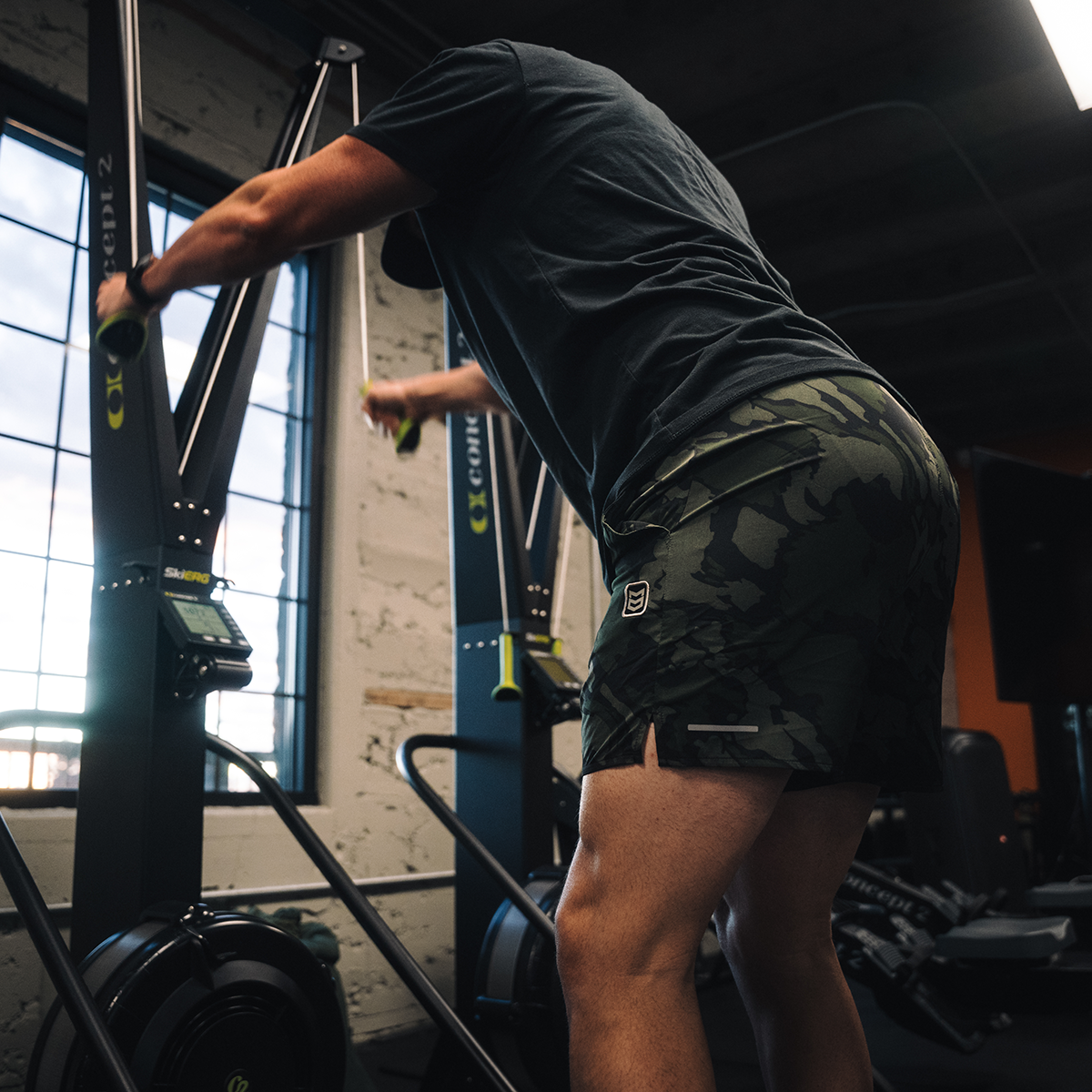 prime-shorts-shadow-camo-workout-working-out-pulls-DSC00210.png